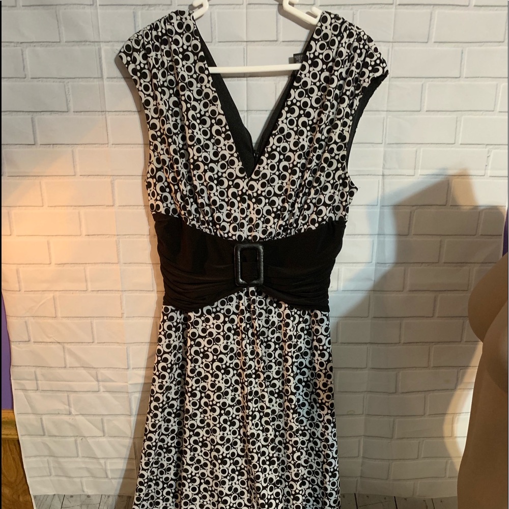 Size 8 Connected Apparel Dress